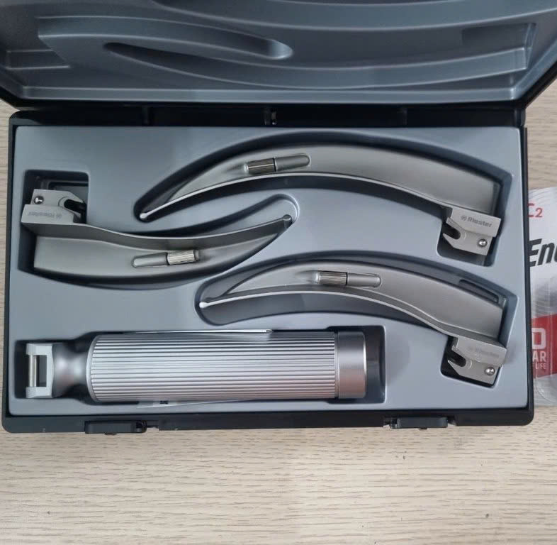 Bộ đặt nội khí quản Riester 7040